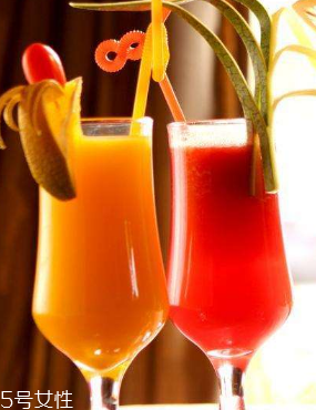 果汁能不能和牛奶一起喝？果汁和牛奶放一起好喝嗎？