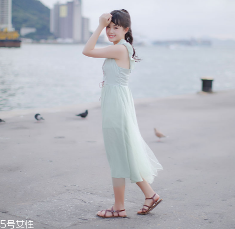 什么顏色連衣裙顯白？連衣裙什么顏色最顯白？