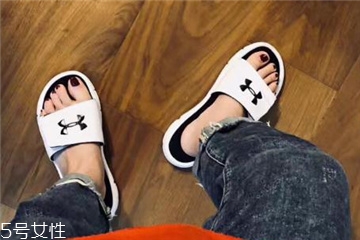 安德瑪拖鞋多少錢？安德瑪拖鞋正品價格