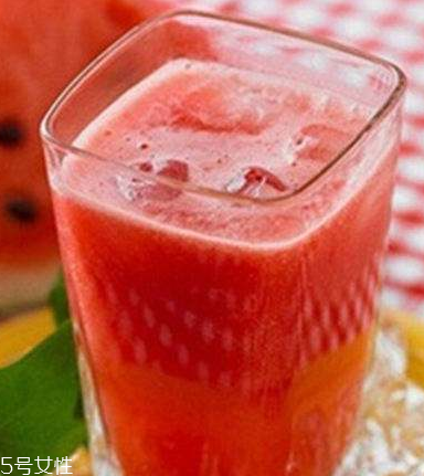 果汁和豆?jié){哪個(gè)營(yíng)養(yǎng)價(jià)值高？果汁和豆?jié){哪個(gè)更好喝？