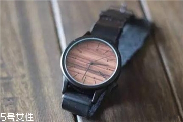 手表電池是鋰電池嗎？手表電池用的是幾號？