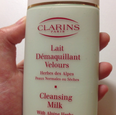 嬌韻詩(shī)洗面奶是皂基嗎？嬌韻詩(shī)洗面奶是氨基酸嗎