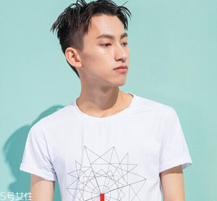 男生發(fā)型短發(fā)鏟兩邊 男生發(fā)型短發(fā)鏟兩邊齊劉海 男生發(fā)型短發(fā)鏟兩邊 男生發(fā)型短發(fā)鏟兩邊齊劉海