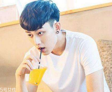 男生發(fā)型短發(fā)鏟兩邊 男生發(fā)型短發(fā)鏟兩邊齊劉海 男生發(fā)型短發(fā)鏟兩邊 男生發(fā)型短發(fā)鏟兩邊齊劉海