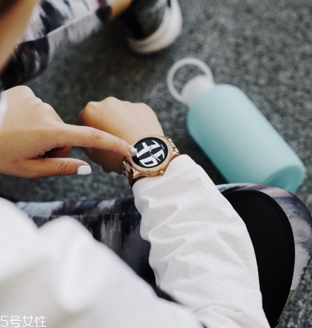 手表鏡面什么材質(zhì)好？手表鏡面哪種材質(zhì)好？