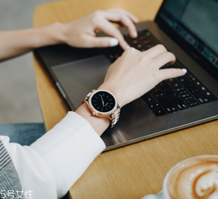 手表鏡面什么材質(zhì)好？手表鏡面哪種材質(zhì)好？