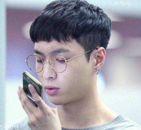 男生發(fā)型短發(fā)鏟兩邊 男生發(fā)型短發(fā)鏟兩邊齊劉海 男生發(fā)型短發(fā)鏟兩邊 男生發(fā)型短發(fā)鏟兩邊齊劉海