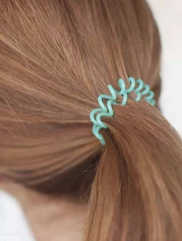 2018流行馬尾的扎法 簡單的低馬尾編發(fā) 2018流行馬尾的扎法 簡單的低馬尾編發(fā)