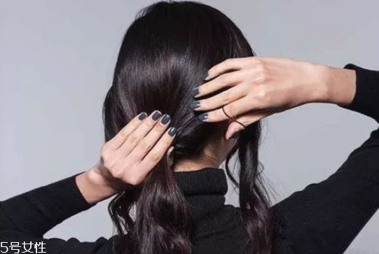 2018流行馬尾的扎法 簡單的低馬尾編發(fā) 2018流行馬尾的扎法 簡單的低馬尾編發(fā)