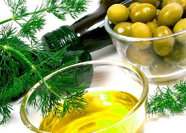 橄欖油洗臉適合什么膚質 橄欖油洗臉的注意事項