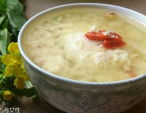 酒釀蛋豐胸靠譜嗎？酒釀蛋吃多久有效果？