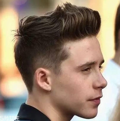 男學生發(fā)型怎么剪好看 5款帥氣又穩(wěn)妥的男學生發(fā)型