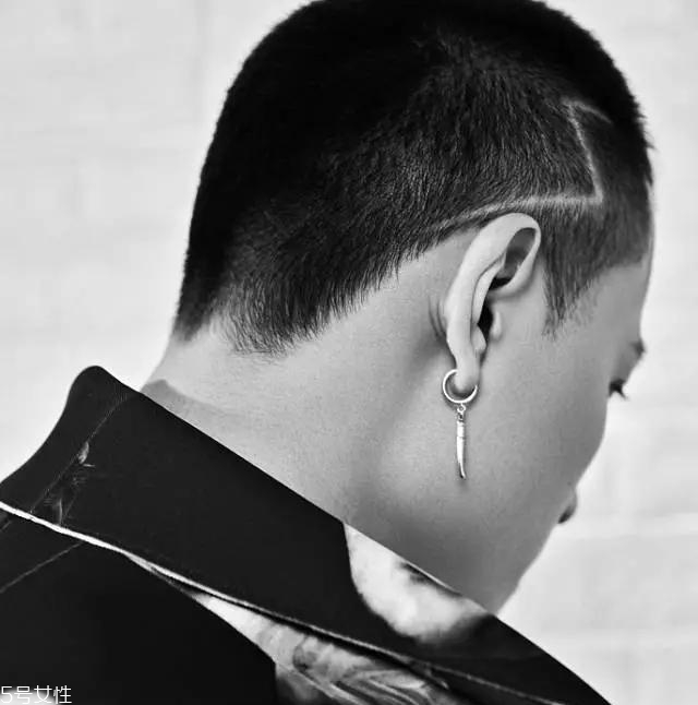 男學生發(fā)型怎么剪好看 5款帥氣又穩(wěn)妥的男學生發(fā)型