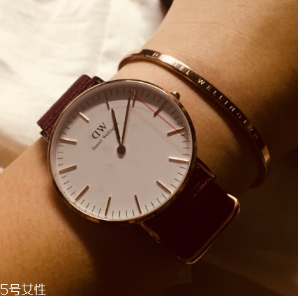 手表按鈕水下可以用嗎？手表按鈕在水下能按嗎？