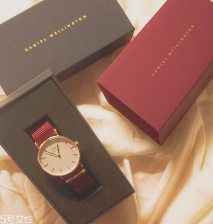 手表按鈕水下可以用嗎？手表按鈕在水下能按嗎？