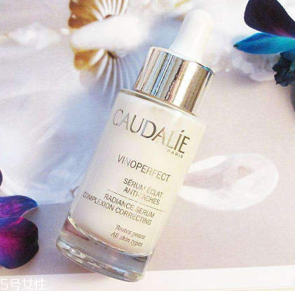 精華液能去眼袋嗎？精華液去眼袋有用嗎？