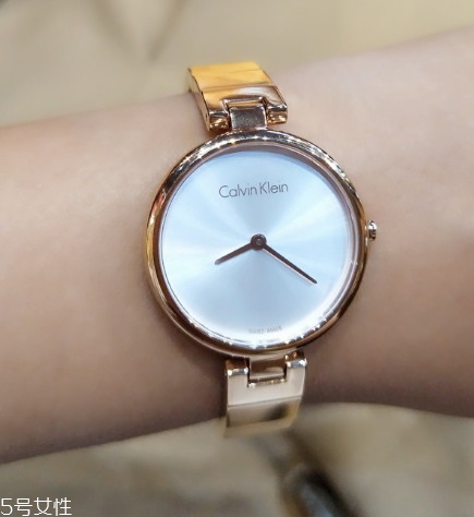 手表沒(méi)有刻度怎么用？手表沒(méi)有刻度怎么看時(shí)間？