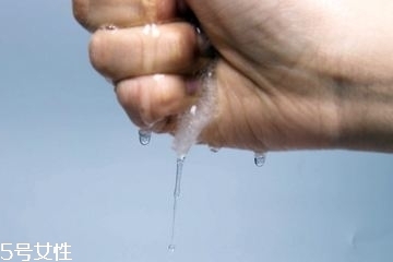 精華液可以收縮毛孔嗎？精華液能不能收縮毛孔？