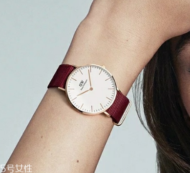 手表保護膜要撕嗎？手表保護膜撕不撕？