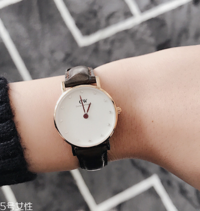 手表背透是什么意思？背透手表好嗎？