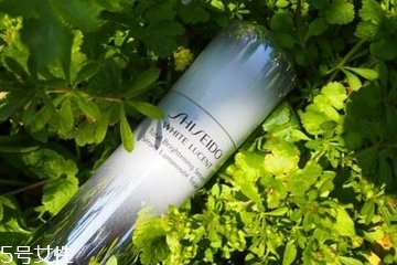 精華液為什么是油油的？精華液很油正常嗎？