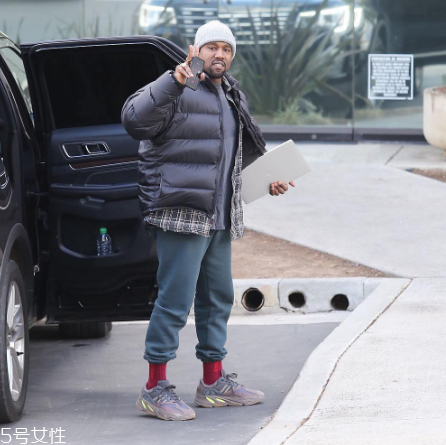 yeezy 700 mauve什么時(shí)候發(fā)售？椰子700灰紫色發(fā)售時(shí)間