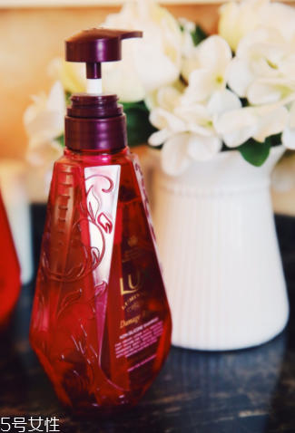 力士洗發(fā)水不起泡泡嗎？力士洗發(fā)水泡泡少嗎？