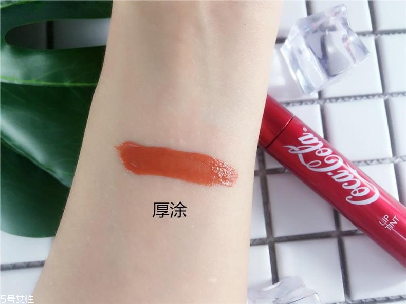 可口可樂(lè)唇釉多少錢(qián) 可口可樂(lè)唇釉試色