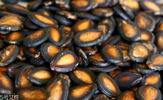 西瓜子不能和什么一起吃？西瓜子能和西瓜一起吃嗎？