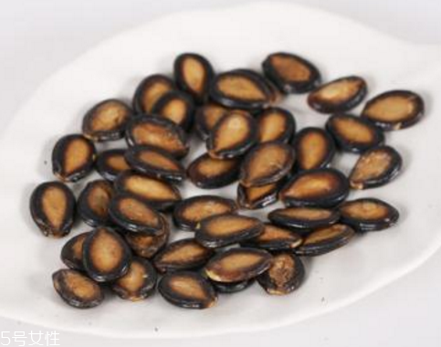 西瓜子與南瓜子的區(qū)別 西瓜子能和南瓜子同吃嗎？