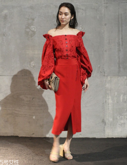 開叉裙配什么上衣？開叉裙搭配上衣圖片