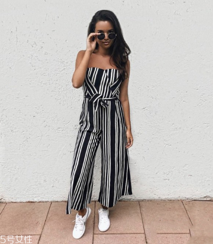 吊帶連體褲怎么穿？吊帶連體褲搭配圖片