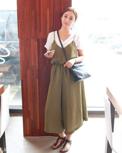 吊帶連體褲怎么穿？吊帶連體褲搭配圖片