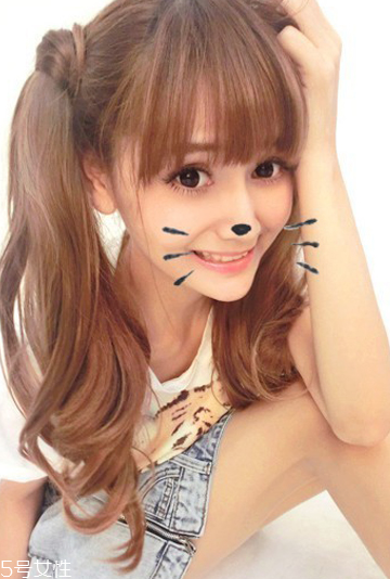 徐夢(mèng)潔雙馬尾怎么扎步驟圖 徐夢(mèng)潔同款雙馬尾扎法教程 徐夢(mèng)潔雙馬尾怎么扎步驟圖 徐夢(mèng)潔同款雙馬尾扎法教程