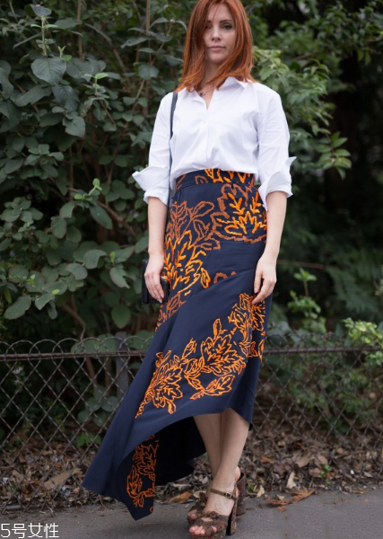 不規(guī)則裙子怎么搭配？不規(guī)則裙子搭配圖片