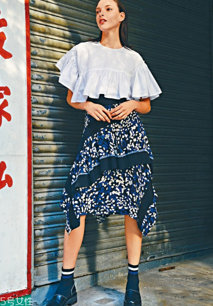 不規(guī)則裙子怎么搭配？不規(guī)則裙子搭配圖片