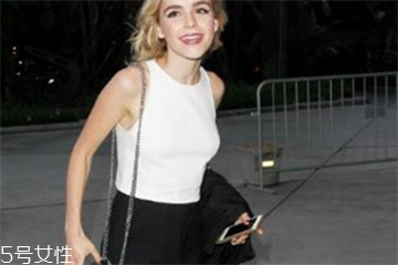 黑色短褲配什么上衣？黑色短褲上衣怎么搭配？