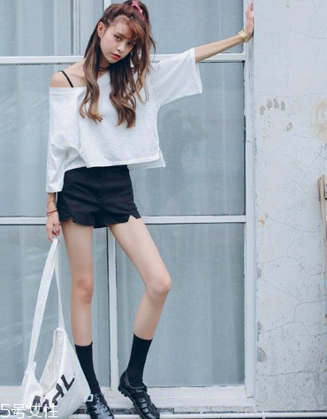 黑色短褲配什么上衣？黑色短褲上衣怎么搭配？