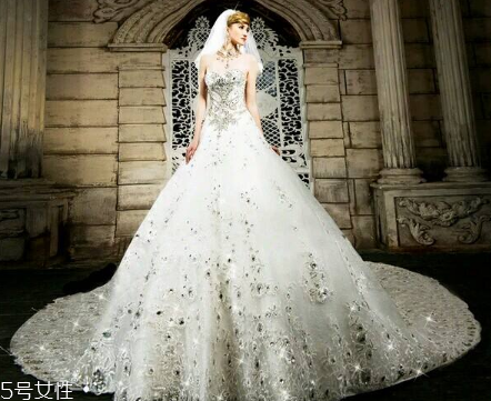 婚紗可以穿兩次嗎？婚紗穿兩次不好嗎？