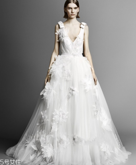 婚紗可以穿別人的嗎？婚紗穿別人的不吉利嗎？