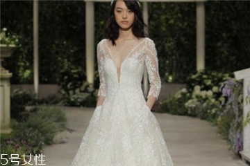 婚紗可以穿紅色的嗎？婚紗穿紅色的好嗎？