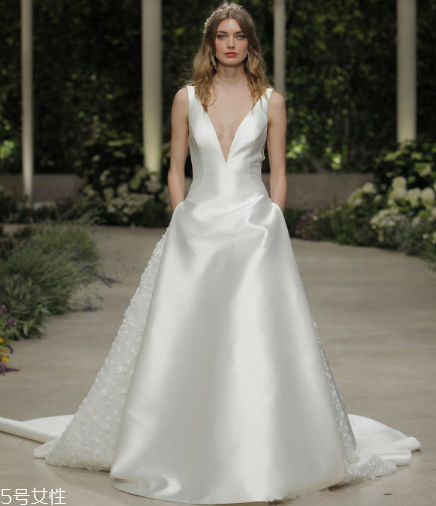 婚紗可以配涼鞋嗎？婚紗搭配涼鞋可以嗎？