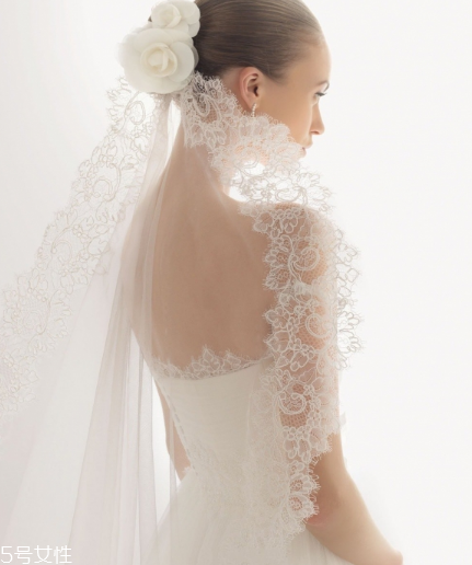 婚紗裙撐怎么穿？婚紗裙撐的正確穿法