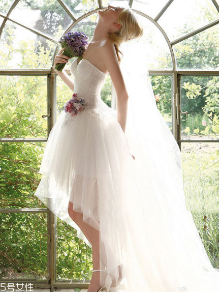 婚紗頭紗怎么戴？婚紗頭紗固定方法