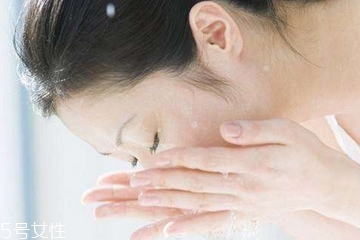 敏感肌能用煙酰胺嗎？煙酰胺過敏肌可以用嗎？