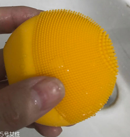 敏感肌能用潔面儀嗎？敏感肌適合用潔面儀嗎？