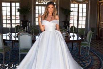 婚紗一般多少錢(qián)一套？婚紗買(mǎi)多少錢(qián)的合適？