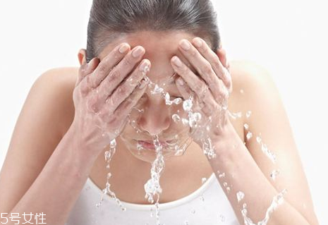 敏感肌可以用水楊酸嗎？水楊酸適合敏感肌嗎？