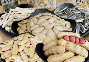 葵瓜子和南瓜子的區(qū)別 葵瓜子和南瓜子哪個好？