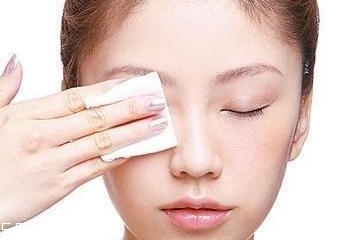 敏感肌用卸妝水還是卸妝油？